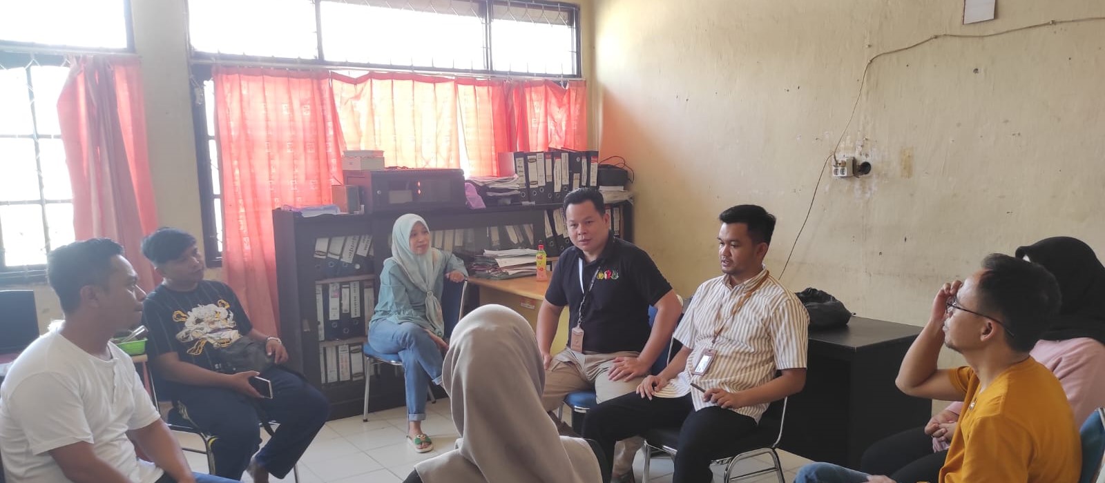 Rapat Koordinasi Bawaslu dan KPU Barut Terkait LADK