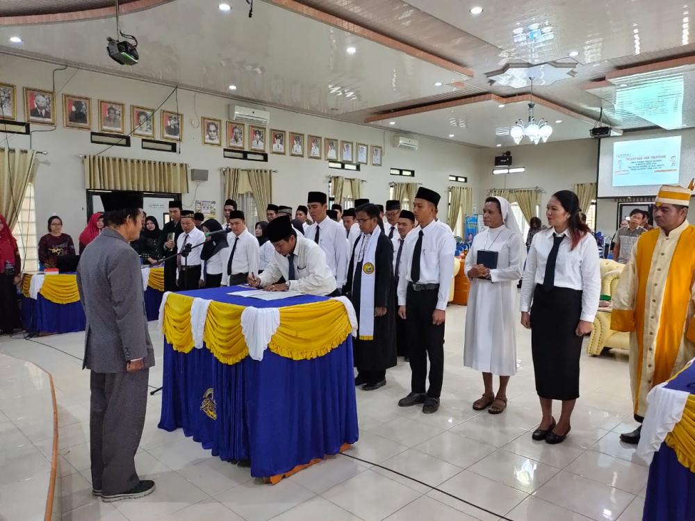 Bawaslu Kabupaten Barito Utara Lantik 27 Panwas Kecamatan Se-Kabupaten Barito Utara Untuk Pemilihan Gubernur dan Wakil Gubernur Provinsi Kalimantan Tengah Tahun 2020