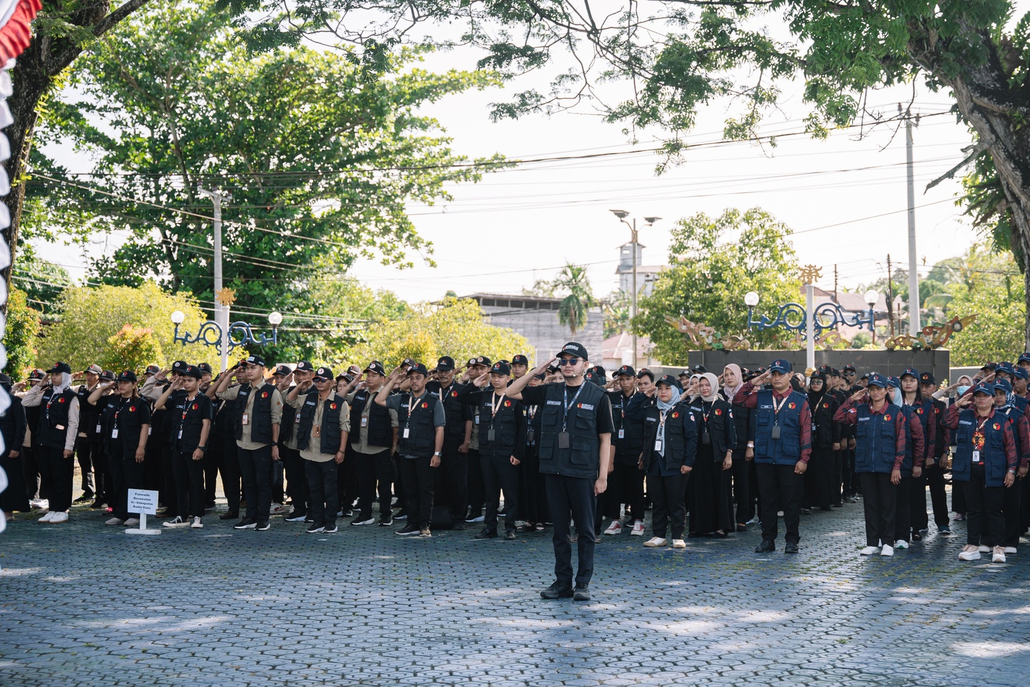Apel Siaga Pengawasan Pemilihan Serentak 2024 di Lapangan Kantor Setda Kab. Barito Utara