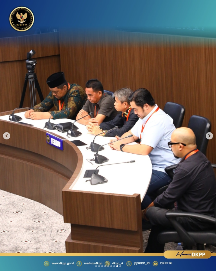 Ketua Bawaslu Barut Adam Menghadiri Pembacaan Putusan DKPP, Senin(20/10/2025)