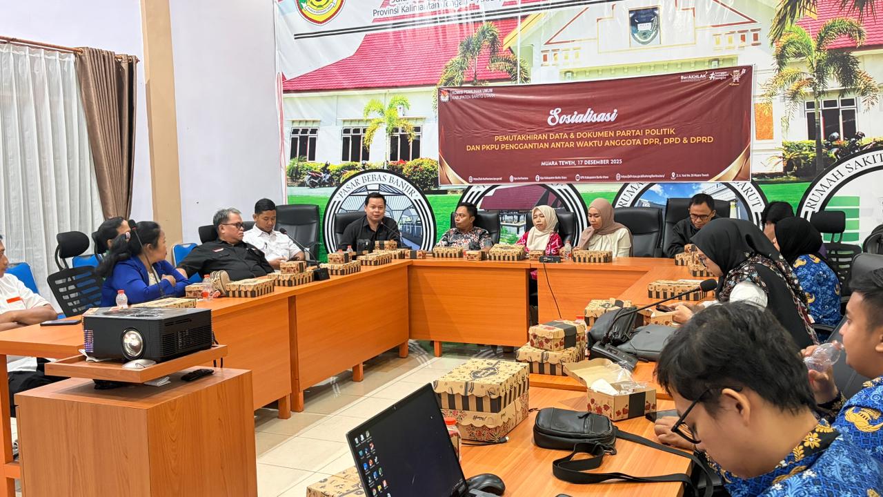 Anggota Adi Susanto Pada Sosialisasi Pemutakhiran Data & Dokumen Partai Politik, Rabu(17/12/2025).