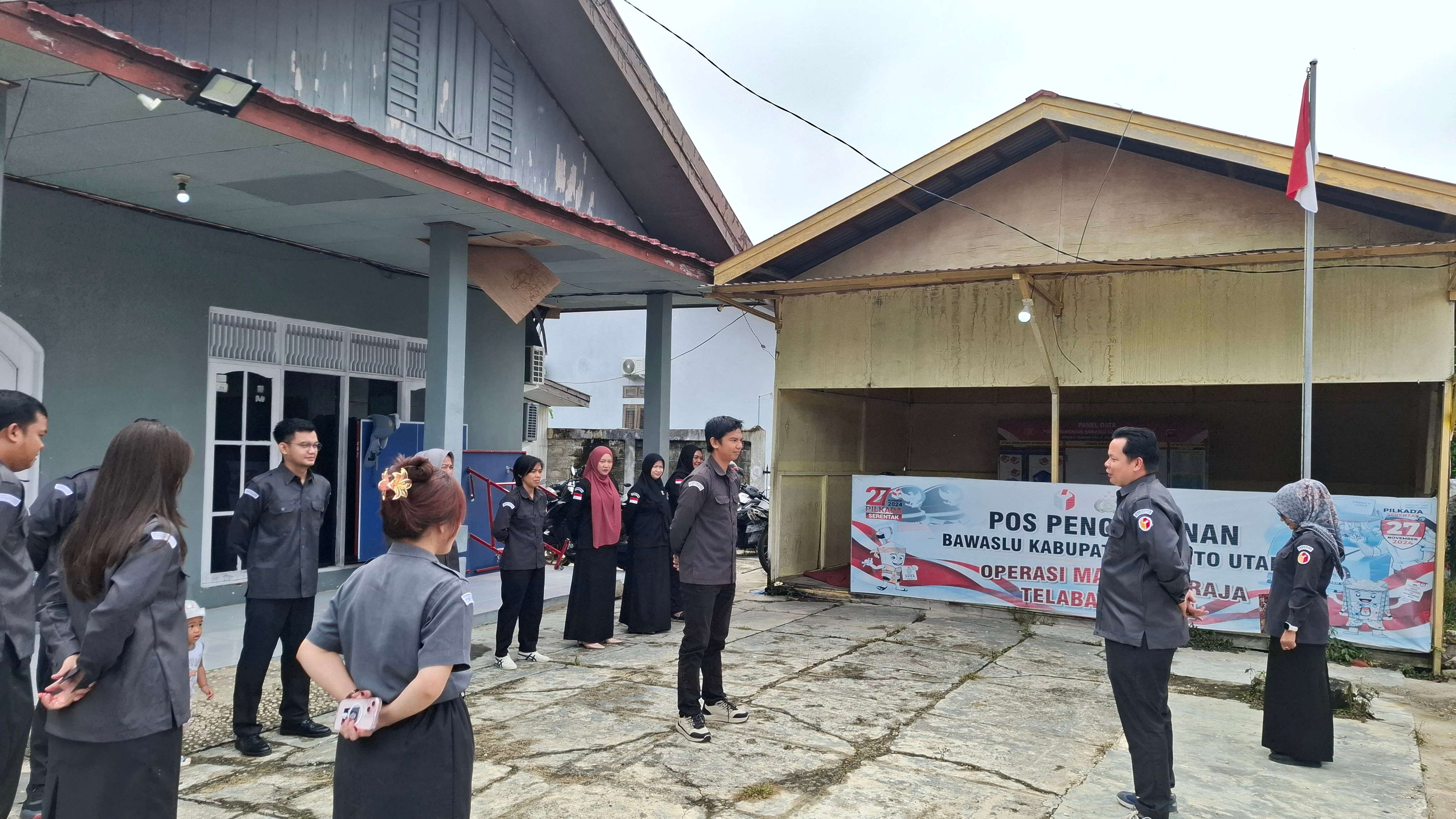 Apel Senin di halaman kantor Bawaslu Barito Utara(2/2/2026).