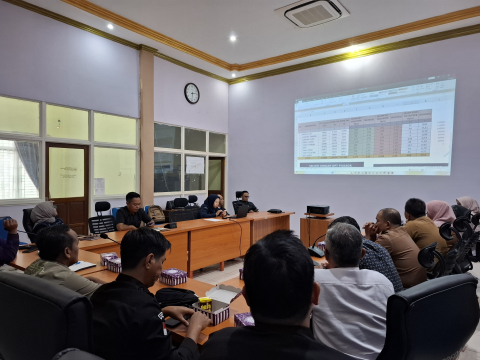 Rapat Koordinasi PDPB Triwulan IV di ruang rapat Bappeda Barito Utara, Selasa(2/12/2025).
