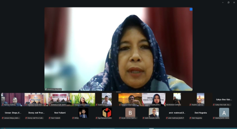 Anggota Bawaslu Kalteng Siti Wahidah memimpin rapat, Selasa(10/2/2026).