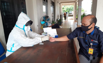 Pengawas Pemilu Kabupaten Barito Utara Jalani Rapid Test