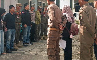 Bawaslu Barito Utara memimpin Patroli Penertiban APK Paslon bersama KPU Barito Utara, Dinas Perhubungan, Satpol PP dan unsur terkait, Minggu (3/8/2025)